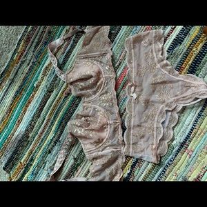 Victoria’s Secret set